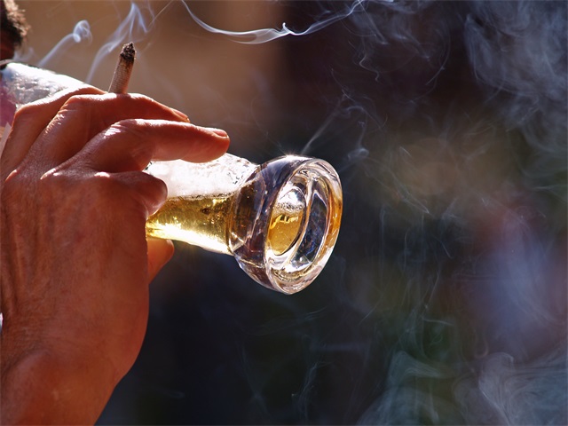 高血粘、抽煙、喝酒-康興醫(yī)療器械官網(wǎng)