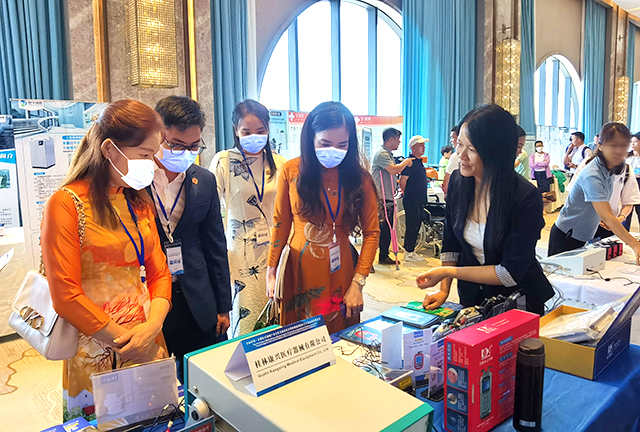 氦氖激光多功能治療儀、鋁鎵銦磷半導體激光治療儀、半導體激光/低頻治療儀-康興醫(yī)療器械官網(wǎng)