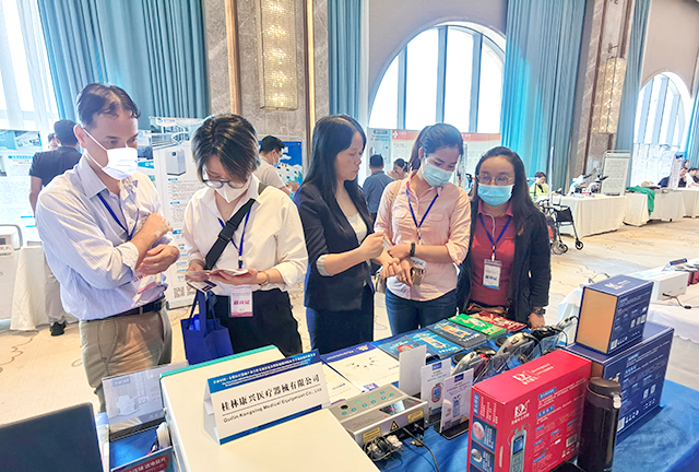 氦氖激光多功能治療儀、鋁鎵銦磷半導體激光治療儀、半導體激光/低頻治療儀-康興醫(yī)療器械官網(wǎng)